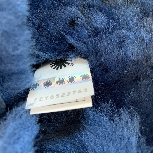 UGG Navy Bailey Bow II Boots - Picture 6 of 7